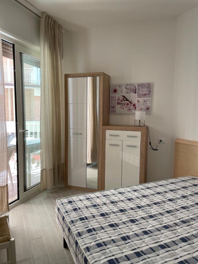 Residence Apollo - Walterigato Apartments Solo Per Famiglie Lido di Jesolo Exteriör bild