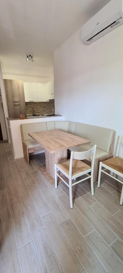 Residence Apollo - Walterigato Apartments Solo Per Famiglie Lido di Jesolo Exteriör bild