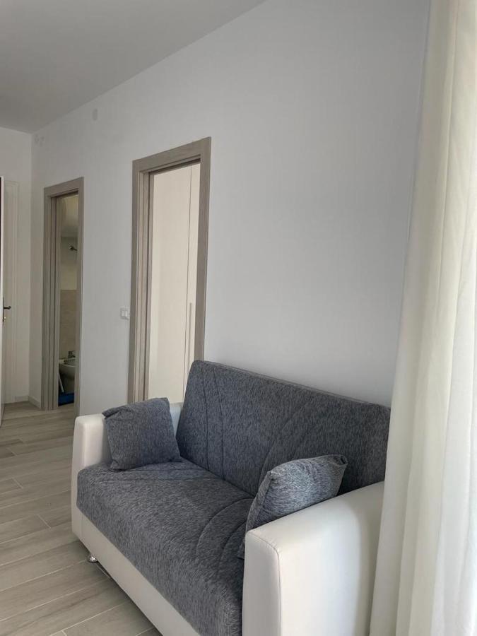 Residence Apollo - Walterigato Apartments Solo Per Famiglie Lido di Jesolo Exteriör bild