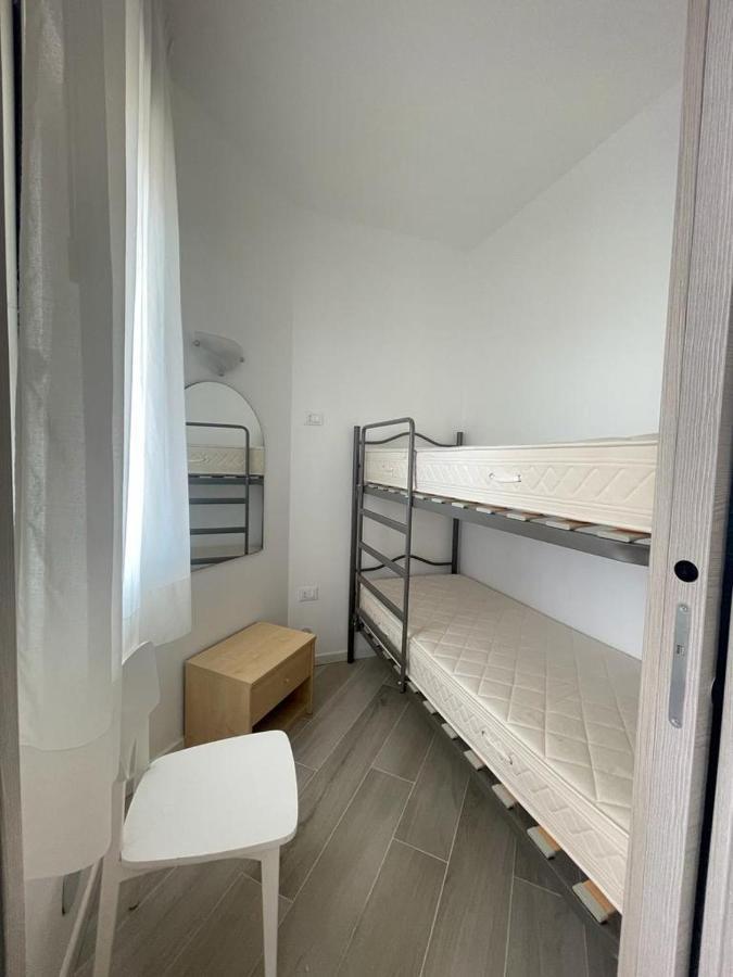Residence Apollo - Walterigato Apartments Solo Per Famiglie Lido di Jesolo Exteriör bild