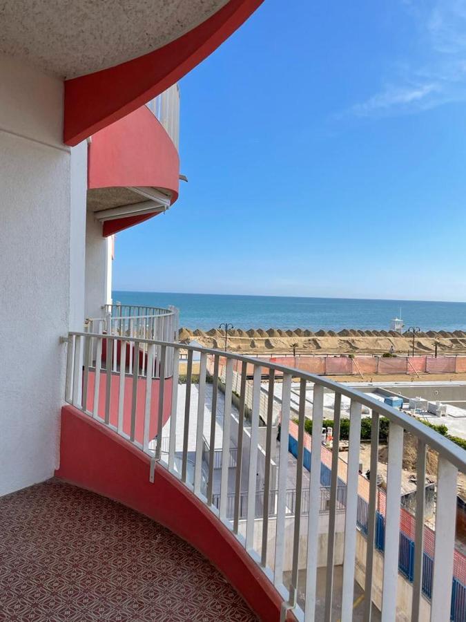 Residence Apollo - Walterigato Apartments Solo Per Famiglie Lido di Jesolo Exteriör bild