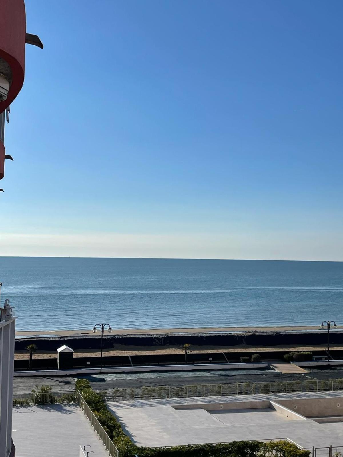 Residence Apollo - Walterigato Apartments Solo Per Famiglie Lido di Jesolo Exteriör bild