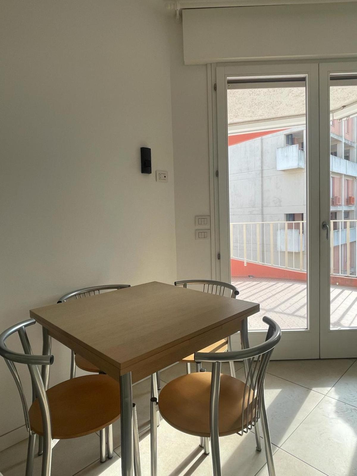 Residence Apollo - Walterigato Apartments Solo Per Famiglie Lido di Jesolo Exteriör bild