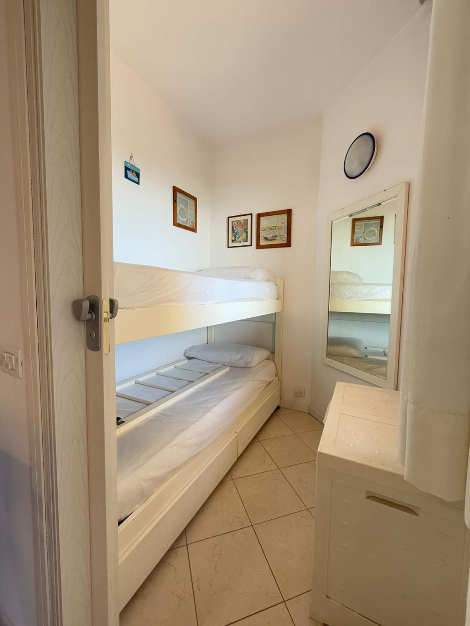 Residence Apollo - Walterigato Apartments Solo Per Famiglie Lido di Jesolo Exteriör bild