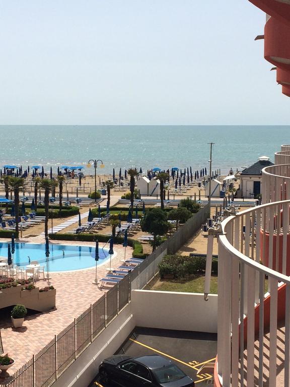 Residence Apollo - Walterigato Apartments Solo Per Famiglie Lido di Jesolo Exteriör bild